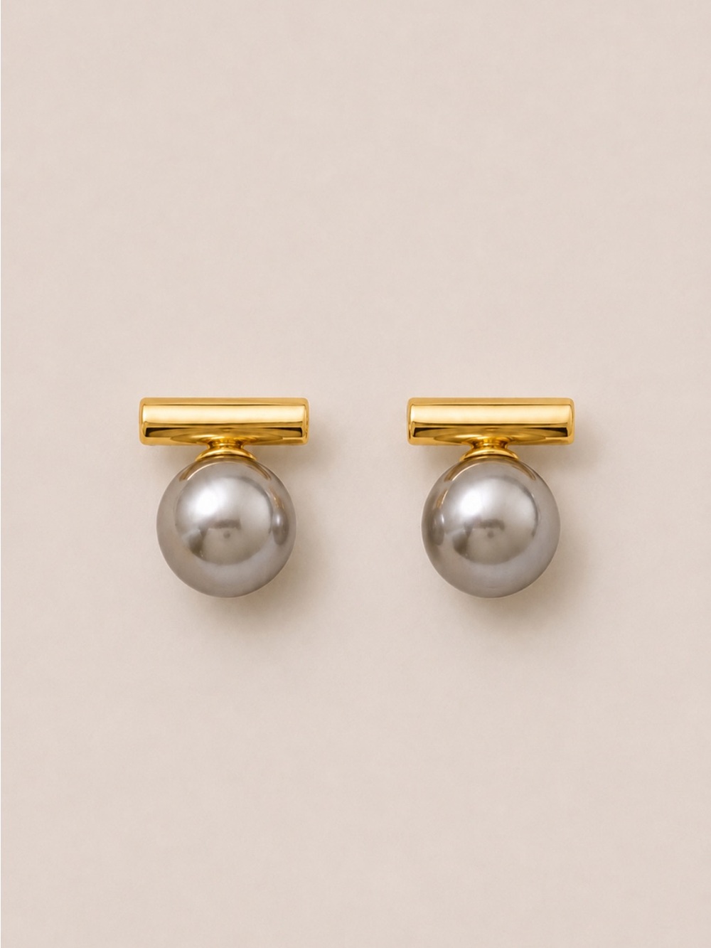 New! Preppy Classic Silver Tahitian Style Pearl Post Earrings NWOT 1011